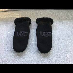 UGG Mittens